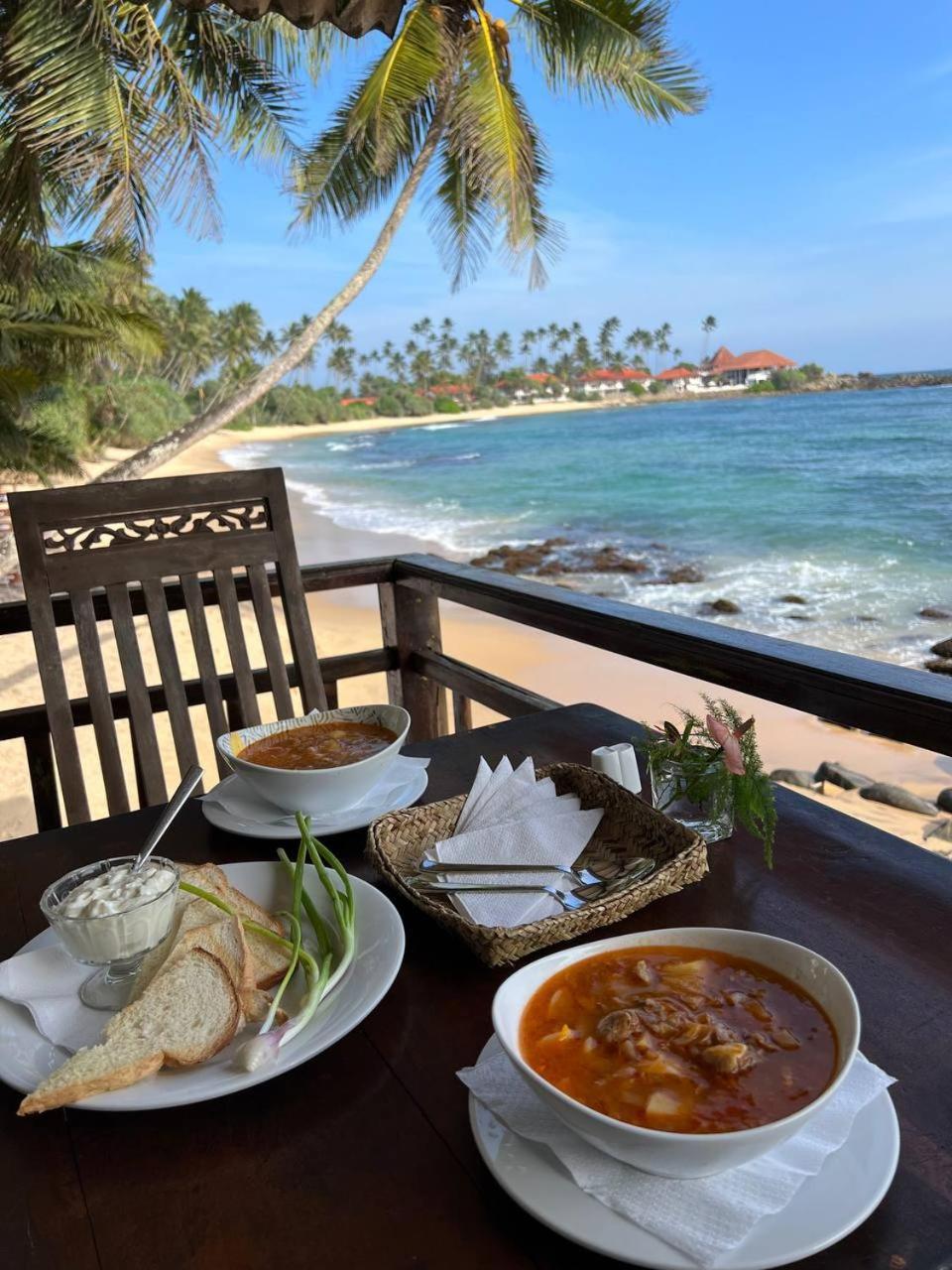 Coconut Palm Beach Restaurant And Rooms 迪克韦勒 外观 照片